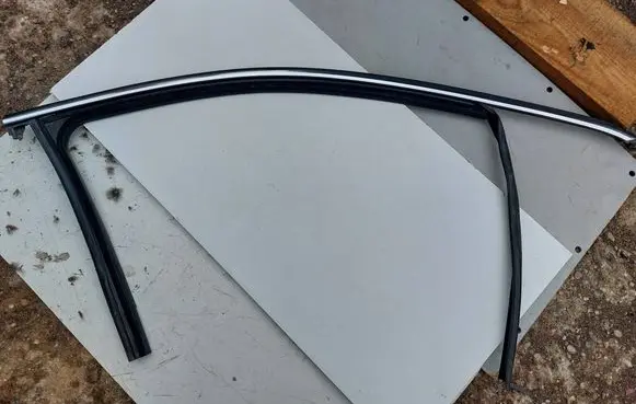Volkswagen PASSAT B8 Front door trim (molding) 3G0837432C