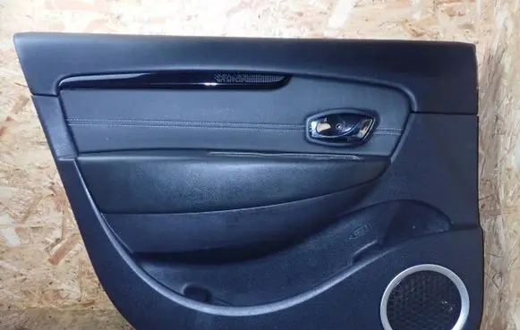 Renault Scenic III - Grand scenic III Front door card panel trim 