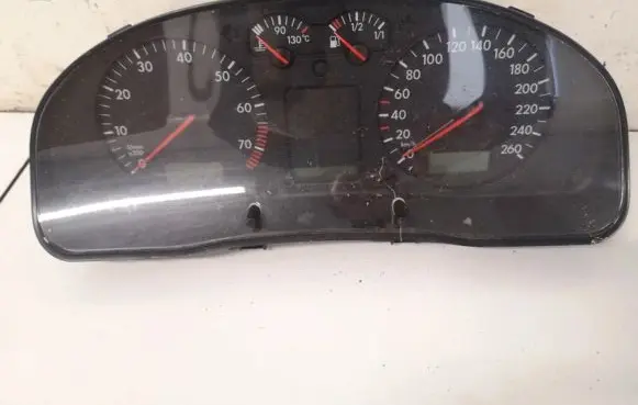 Volkswagen PASSAT B5 Speedometer (instrument cluster) 3b1919880b