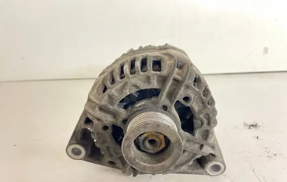 Opel Zafira A Generator/alternator 90561168