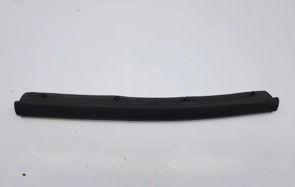 Volkswagen Tiguan Engine compartment rubber 5NA823709