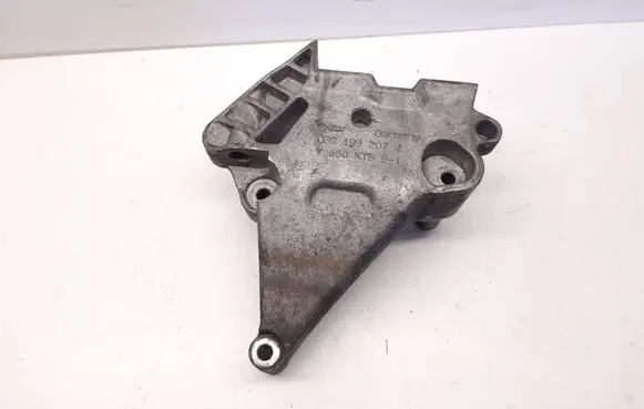 Volkswagen PASSAT B6 Engine mounting bracket 03G199207G