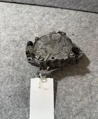 Audi A3 S3 8P Vacuum pump