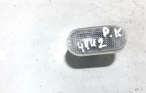 Nissan Qashqai Front fender indicator light 26160ax00a