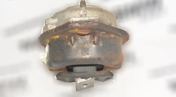 BMW 7 E65 E66 Engine mount bracket 6754614