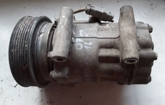 Renault Twingo II Air conditioning (A/C) compressor (pump)