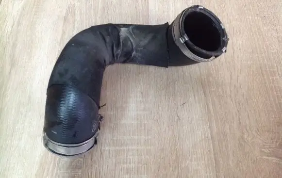 Intercooler hose/pipe