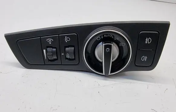 Hyundai i40 Light switch 933003Z950