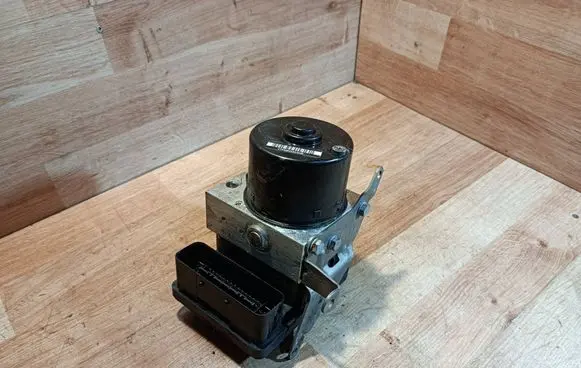 BMW 1 E81 E87 ABS Pump 6777159 10096008383 000404014D1