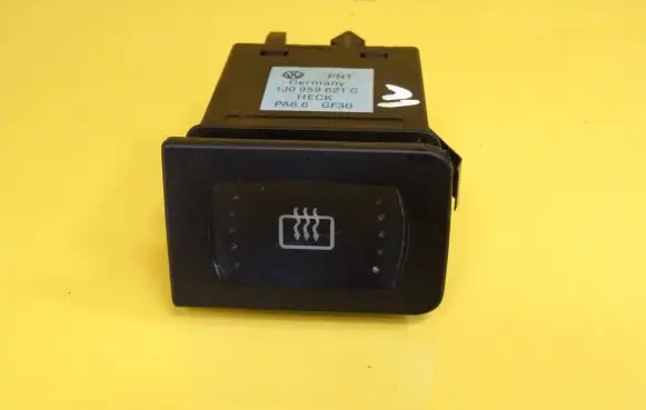 Volkswagen Golf IV Windscreen/window heater switch 1J0959621C