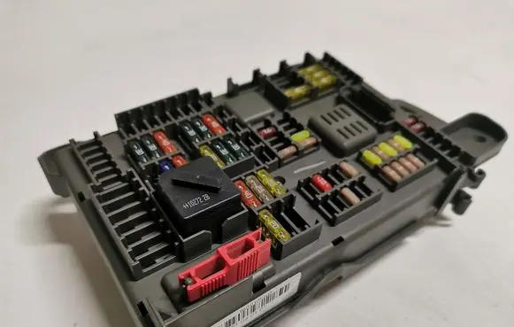 BMW X5 E70 Fuse module 95263851 B010105300