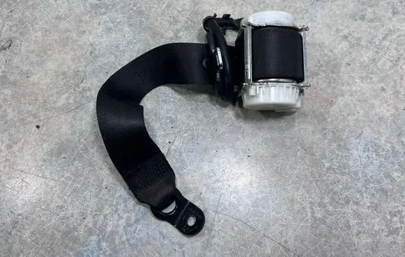 BMW i3 Rear seatbelt 7305644