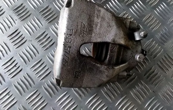 Front brake caliper