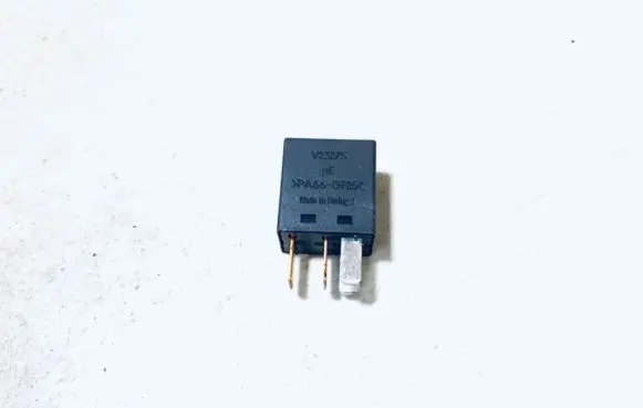 Mitsubishi Colt Other relay mb953382 043262a