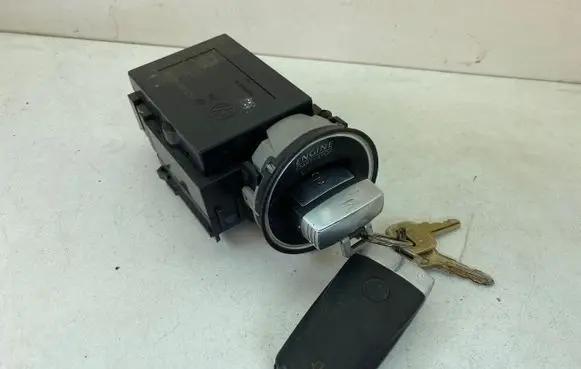 Volkswagen PASSAT B6 Ignition lock 3C0905843R 33303401 11602601905