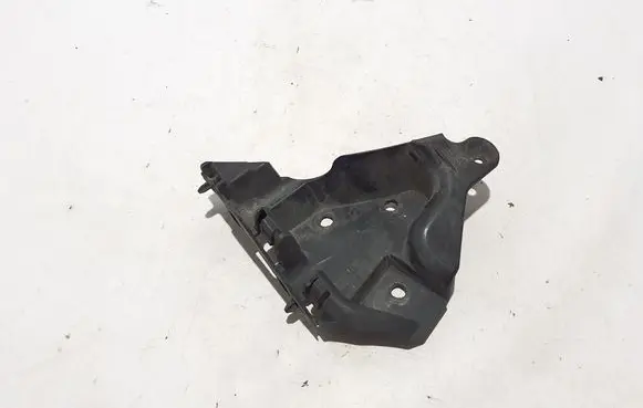Front bumper mounting bracket