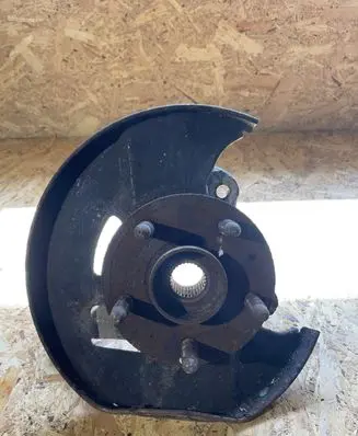 Front wheel hub