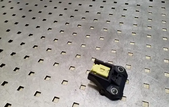 Subaru Outback Airbag deployment crash/impact sensor 98231AG020