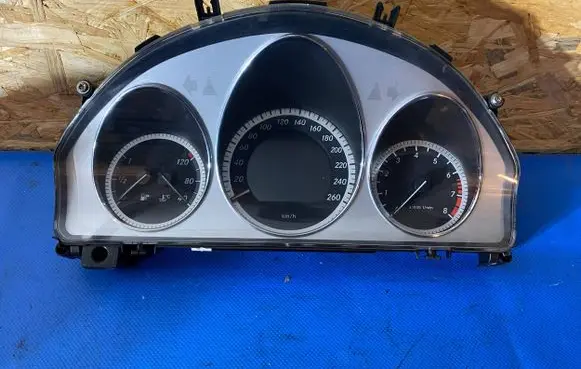 Mercedes-Benz C W204 Speedometer (instrument cluster) A2049005800 A2049023800 A2049013200
