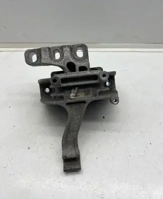 Volkswagen Golf VII Engine mount bracket 5Q0199262