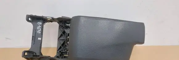 BMW 3 E90 E91 Armrest 116233221 6233221 E116233221