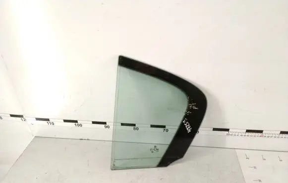 Volkswagen PASSAT B6 Rear vent window glass 43R00082 DOT90AS2M40