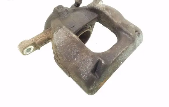 Toyota Avensis T270 Front brake caliper