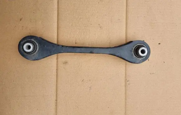Volkswagen PASSAT B8 Rear upper control arm/wishbone 5Q0501529C