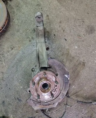 Jeep Grand Cherokee (WK) Front wheel hub