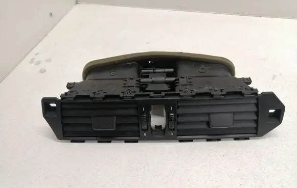 BMW 5 E60 E61 Dash center air vent grill 6910734 7009275