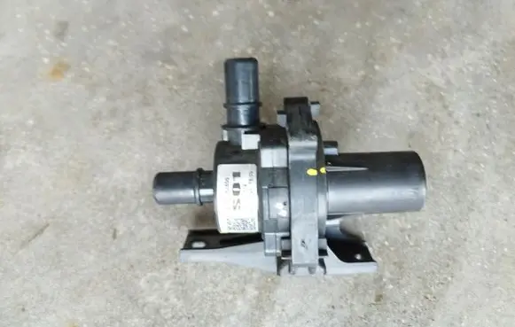 Hyundai Ioniq 5 Webasto circulation pump for autonomous heater 25660GI500