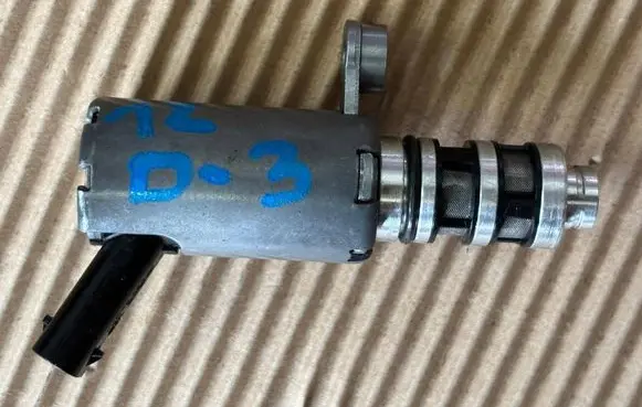 Audi A6 S6 C7 4G Oil pressure sensor 06M115393D