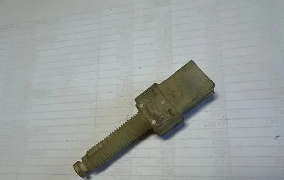 Audi A4 S4 B5 8D Brake pedal sensor switch 443945515