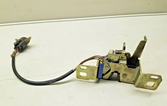 Ford Cougar Tailgate/trunk/boot lock/catch/latch 96BGF43200AB nr5062