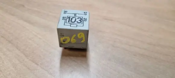 Volkswagen Golf III Other relay 357911253