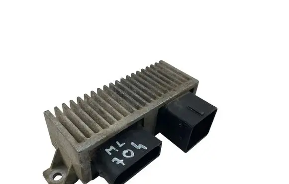 Renault Megane III Glow plug pre-heat relay 8200558438A