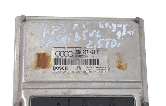 Volkswagen PASSAT B5.5 Engine control unit/module ECU 3B0907401F 0281001938 28RTE405