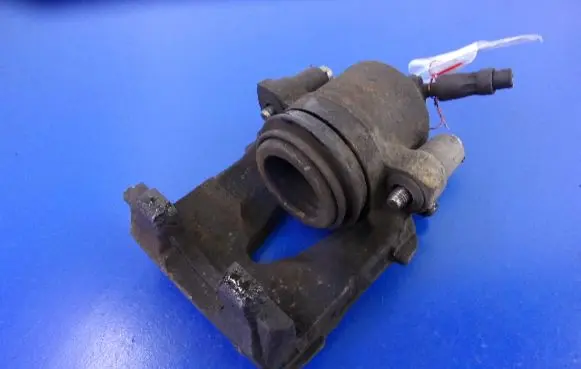 Skoda Octavia Mk2 (1Z) Front brake caliper