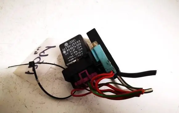 Audi A4 S4 B5 8D Other relay 443951253aa 899574000