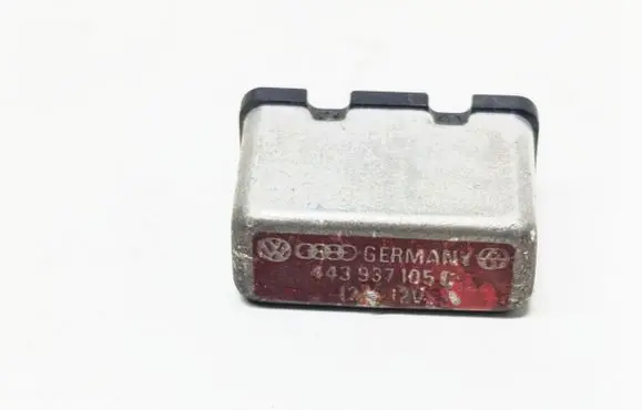 Audi 100 S4 C4 Fuse 443937105C