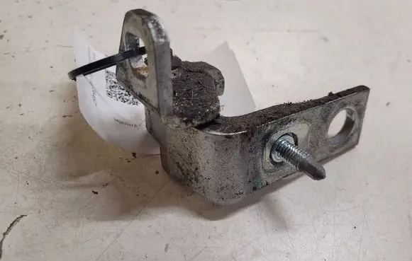 Ford Mondeo MK IV Rear door lower hinge