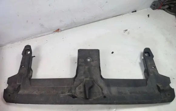 Audi Q7 4M Intercooler air guide/duct channel 4M0807081