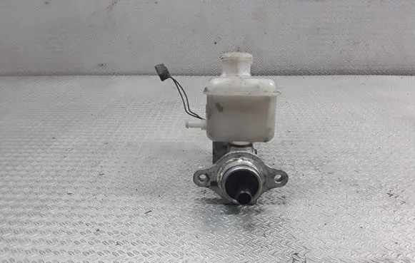 KIA Sorento Master brake cylinder