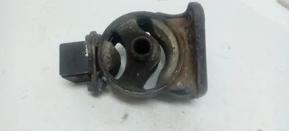 Hyundai Santa Fe Engine mount bracket