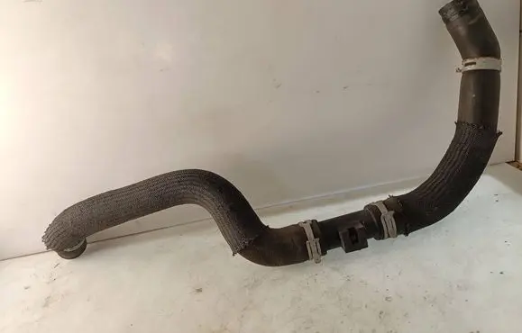 Engine coolant pipe/hose