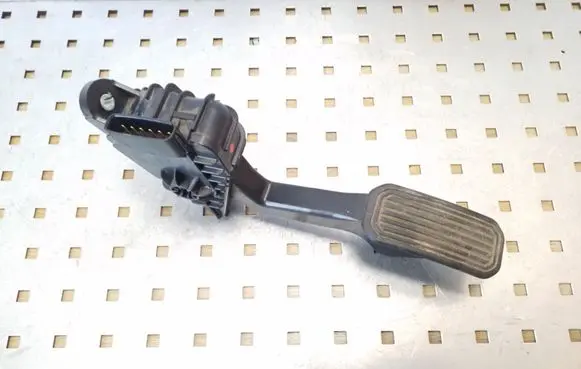 Toyota Land Cruiser (J120) Accelerator throttle pedal 7812060350 1988003020