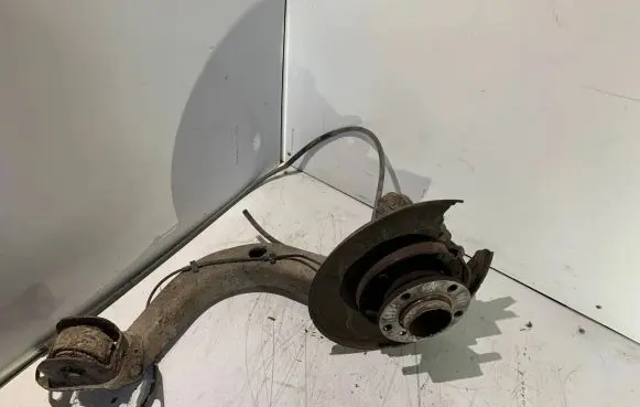 BMW X3 E83 Rear wheel hub spindle/knuckle 