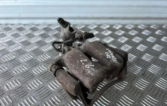 Skoda Superb B6 (3T) Rear brake caliper