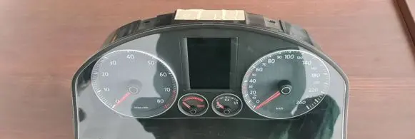 Volkswagen Golf V Speedometer (instrument cluster) 1K0920872G 2000000401249