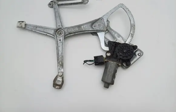 Mercedes-Benz E W210 Front door window regulator with motor 0130821709
